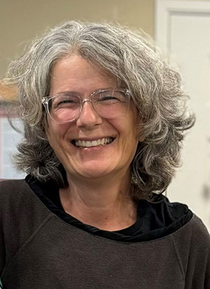 Rabbi Einav Symons